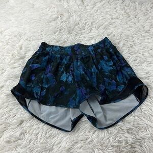 Lululemon Hotty Hot Short II *Long 4" Floral Shift Blue Multi / Black